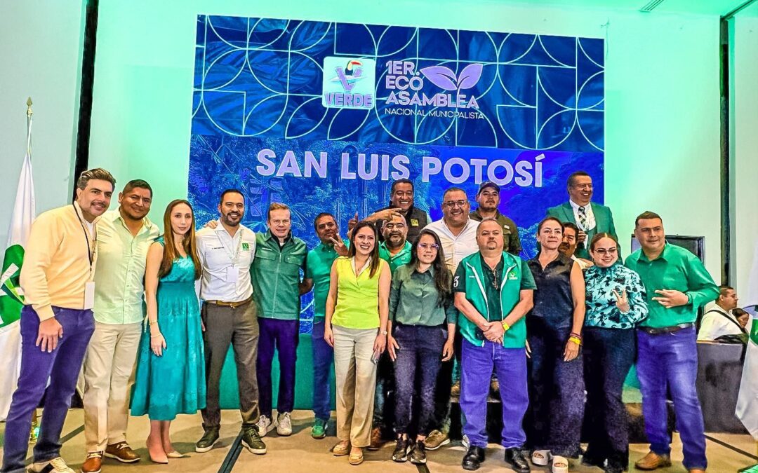 ISMAEL HERNÁNDEZ ACOMPAÑÓ A IGNACIO SEGURA A LA PRIMER ECO ASAMBLEA NACIONAL DE EDUCACIÓN
