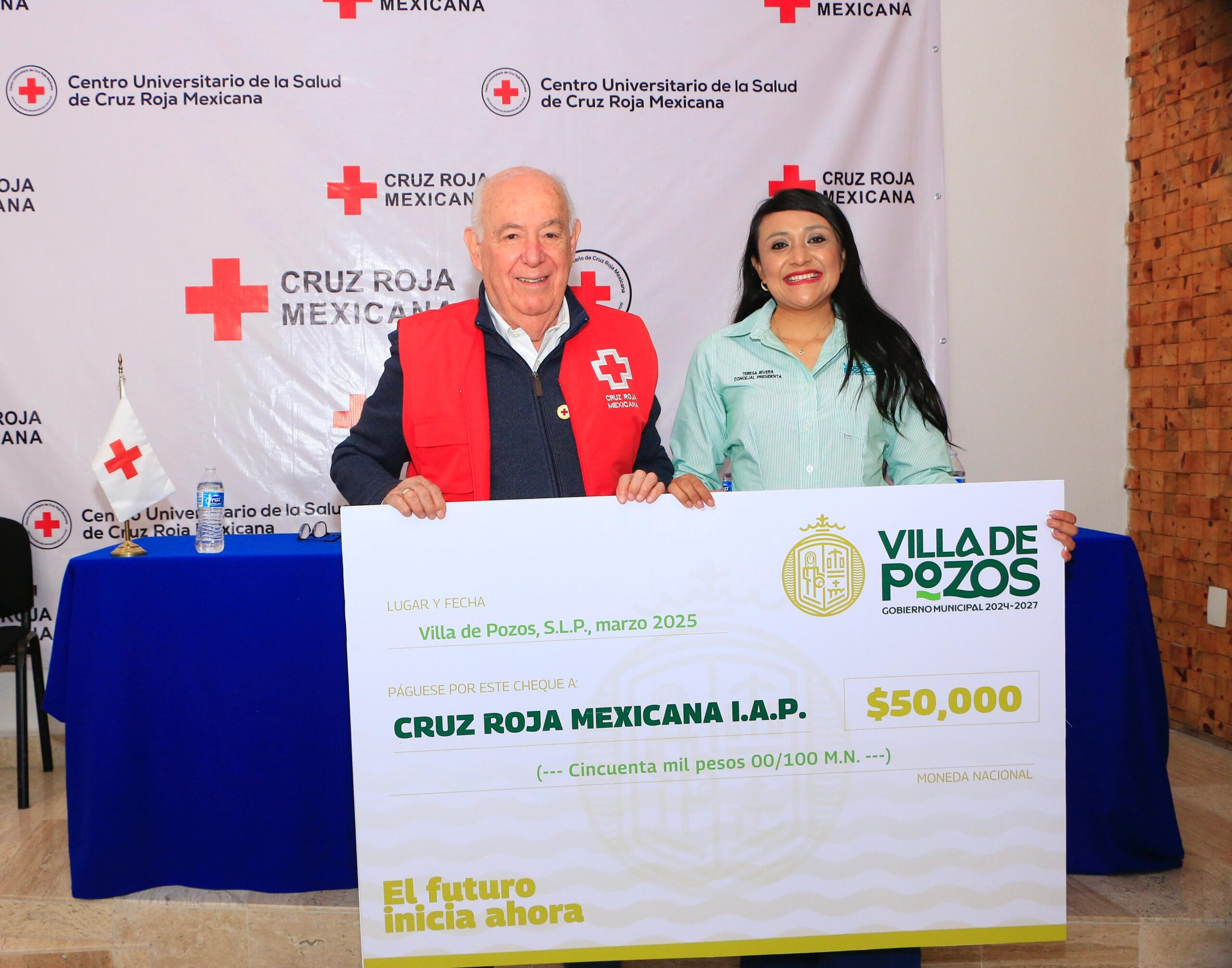 VILLA DE POZOS ENTREGA DONATIVO A CRUZ ROJA