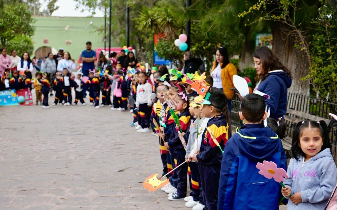 CON COLORIDO DESFILE VILLA DE POZOS CELEBRA LLEGADA DE LA PRIMAVERA