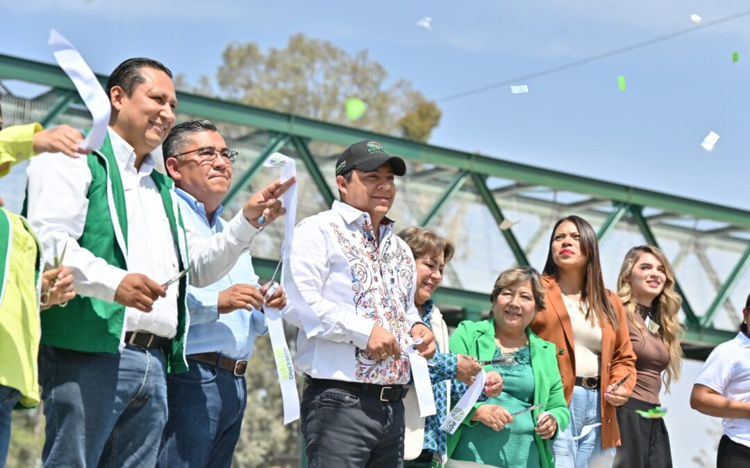 RICARDO GALLARDO ENTREGA MODERNO Y SEGURO PUENTE PEATONAL EN SOLEDAD• Estudiantes, habitantes, trabajadores y personas adultas mayores, podrán cruzar el bulevar Valle de los Fantasmas de manera segura