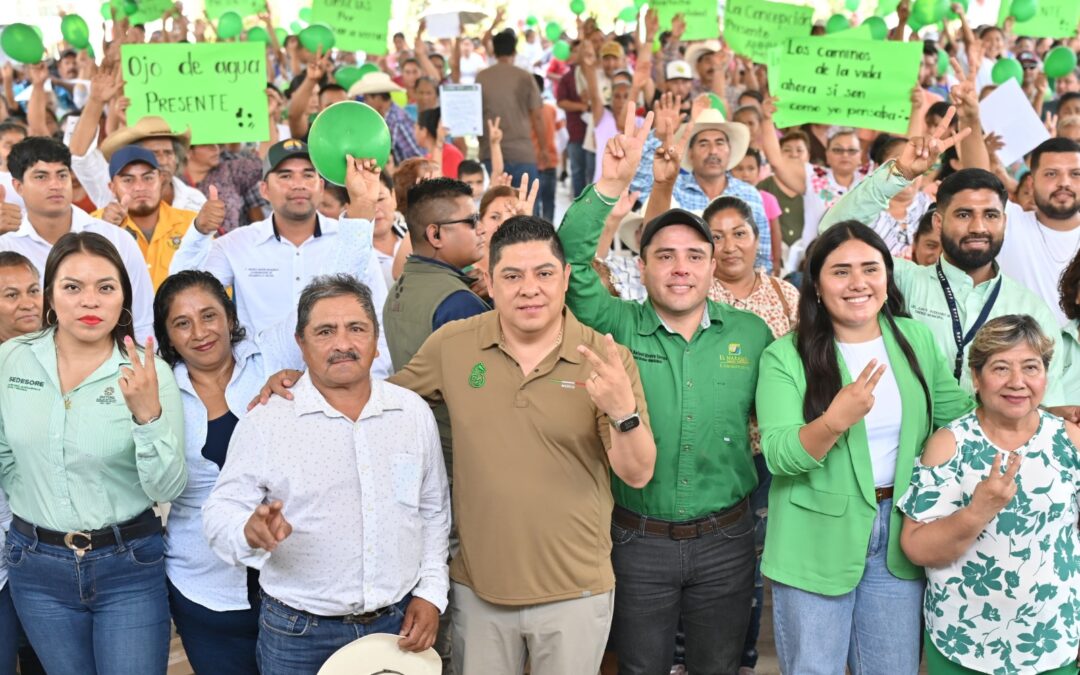 RICARDO GALLARDO ENTREGA MÁS OBRAS EN EL NARANJO• En gira de trabajo, Ricardo Gallardo Cardona inauguró bulevares, arrancó una modernización carretera y entregó apoyos del programa Seguridad Alimentaria a las familias de este municipio.