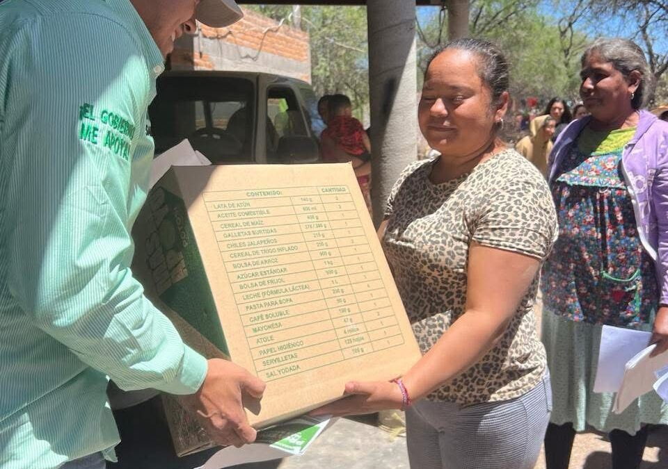 GARANTIZA EL ESTADO APOYO ALIMENTARIO EN RIOVERDE• La Sedesore informó que un incendio de una antigua bodega afectó dos mil paquetes alimentarios del Gobierno del Estado, pero el abasto a las familias está garantizado.