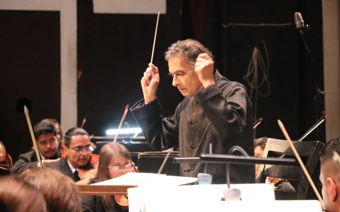 HOMENAJE AL MAESTRO MIRAMONES EN EL TEATRO DE LA PAZ