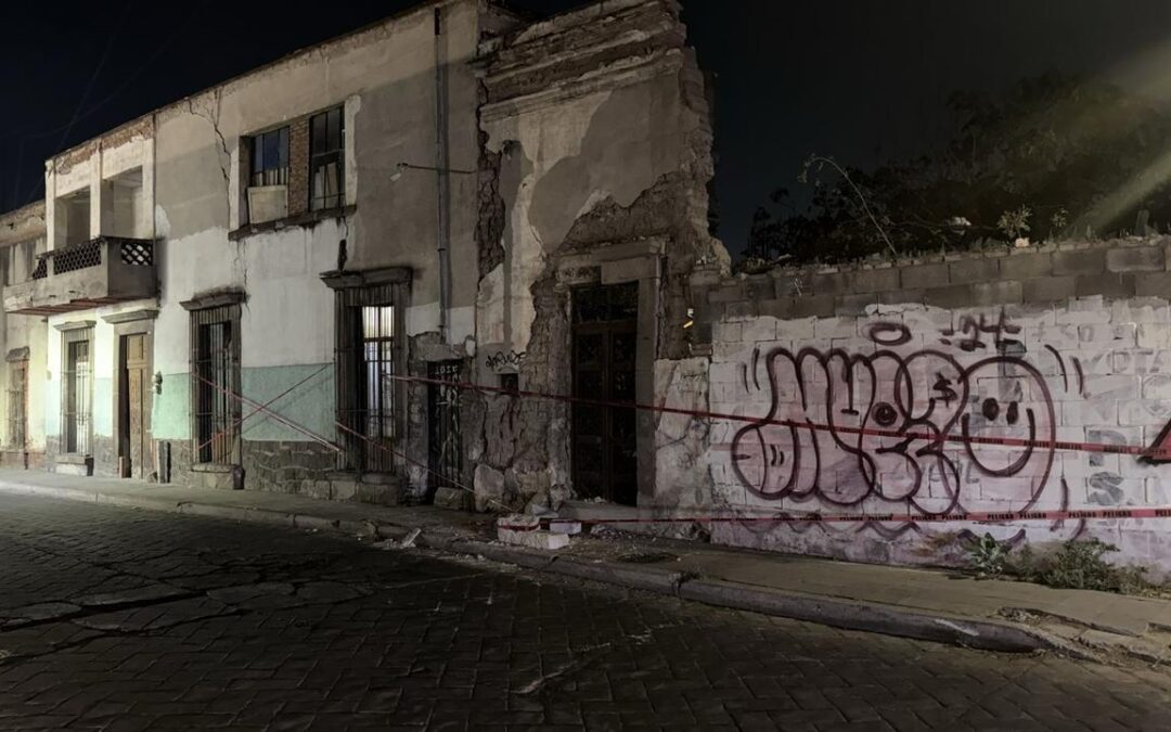 Atiende Gobierno de la Capital colapso de finca en el Barrio de San Sebastián