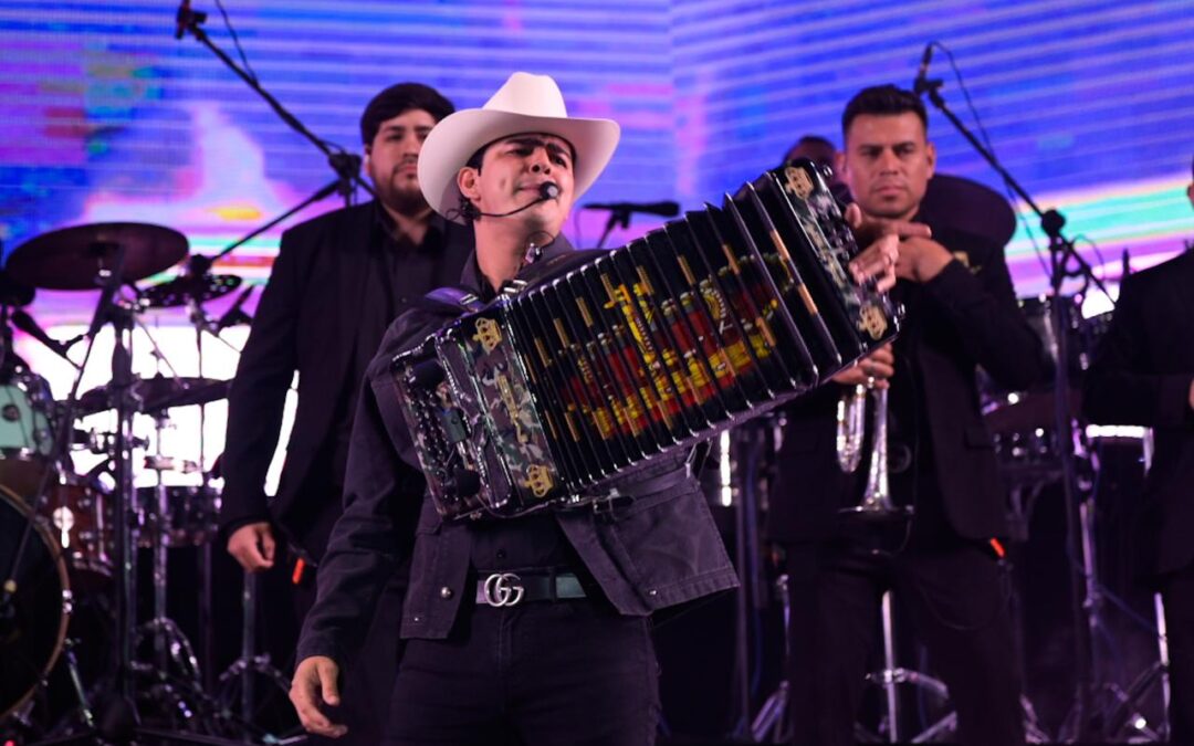 LA FERIA DE LA ENCHILADA SE PRENDIÓ CON EL ESTILO MUSICAL ÚNICO DE PANTER BÉLICO ANTE MILES DE FANÁTICOS