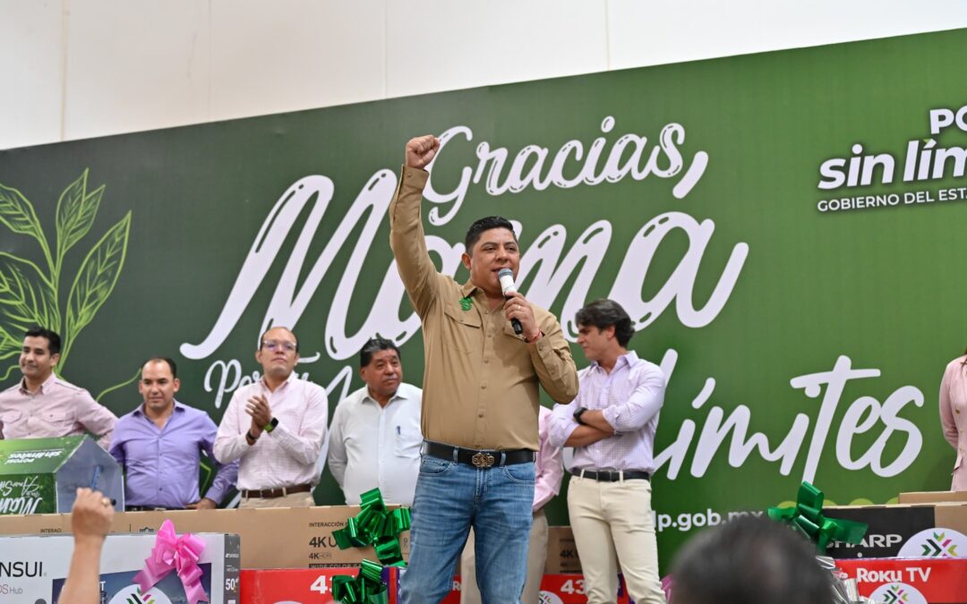 RICARDO GALLARDO REAFIRMA APOYO SIN LÍMITES A LAS MADRES EN SOLEDAD Y LA CAPITAL• Clínicas Rosas ya atienden a más de 220 mil madres y sus hijas e hijos, en las cuatro regiones, resalta el Gobernador del Estado al continuar con las convivencias por el 10 de mayo.