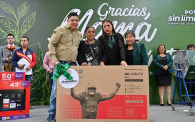 MÁS PAVIMENTACIONES, AGUA Y SALUD A MADRES DE LA CAPITAL POTOSINA: RICARDO GALLARDO• Al convivir con madres de familia, el Gobernador del Estado afirmó que seguirá impulsando la calidad de vida de las familias de la capital del Estado.