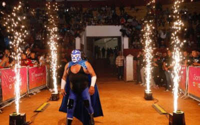 Miles de potosinos disfrutan función gratuita de lucha libre internacional organizada por el Gobierno de la Capital